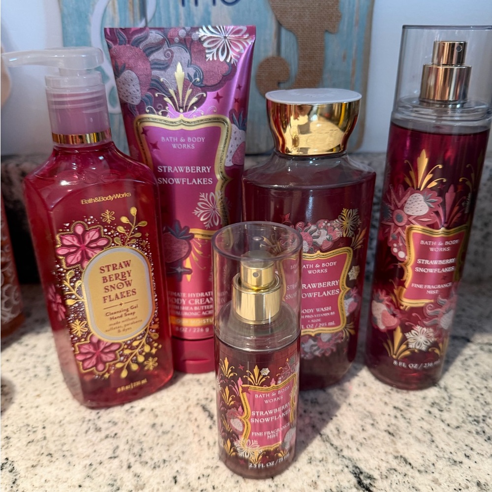 Bath & Body Works Strawberry Snowflakes Body Care Set - Pink & Gold Accents